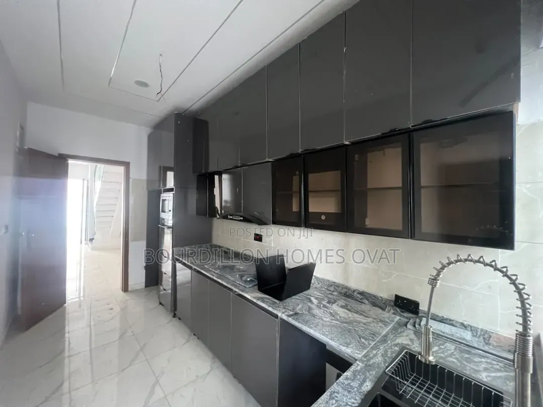 2bdrm Duplex in Lekki Scheme 2 for sale