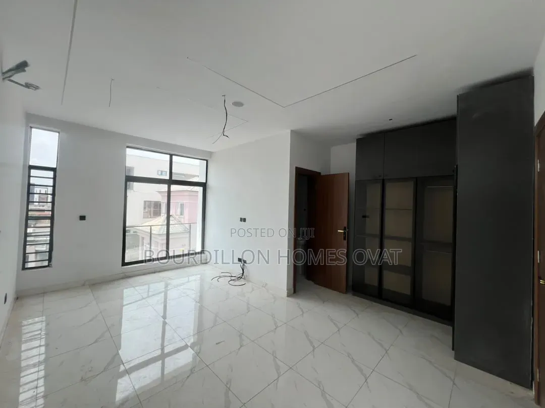 4bdrm Duplex in Lekki Scheme 2 for sale