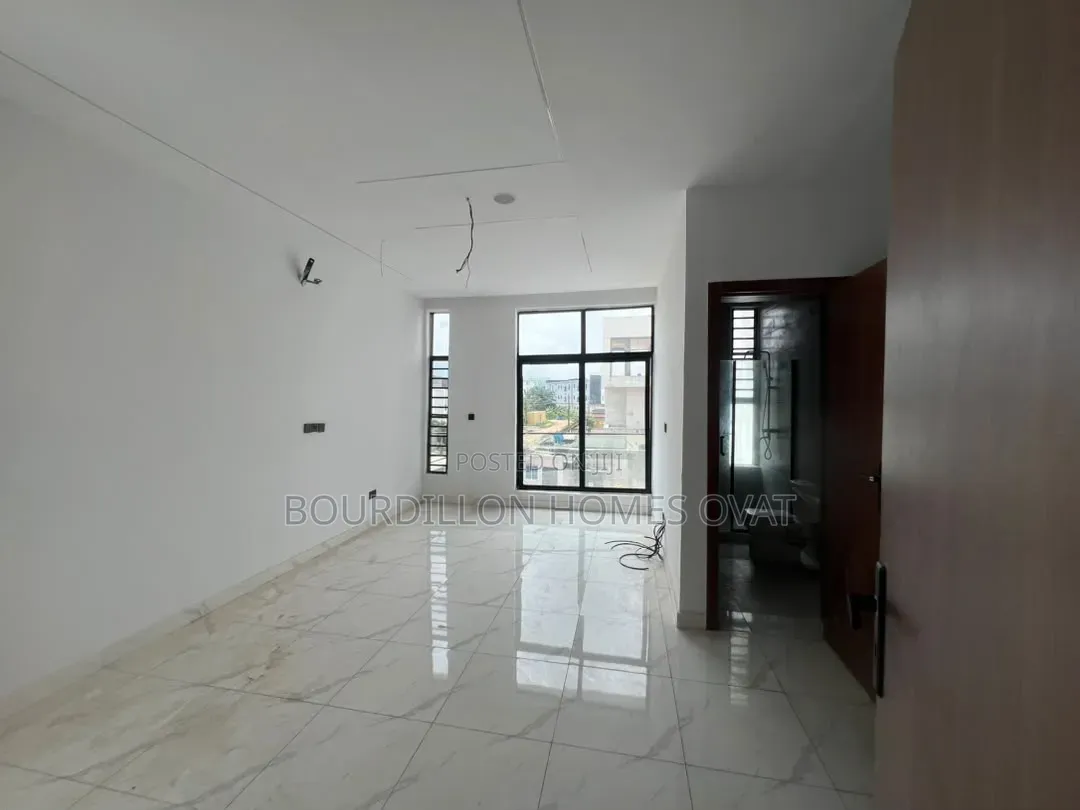 4bdrm Duplex in Lekki Scheme 2 for sale