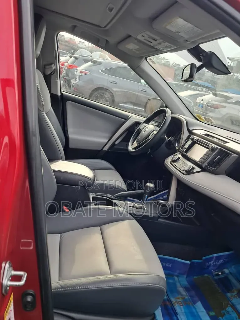 Toyota RAV4 2015 Red