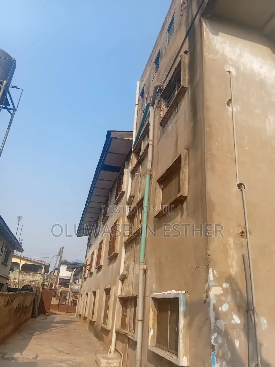 3bdrm Block of Flats in Alakia for sale