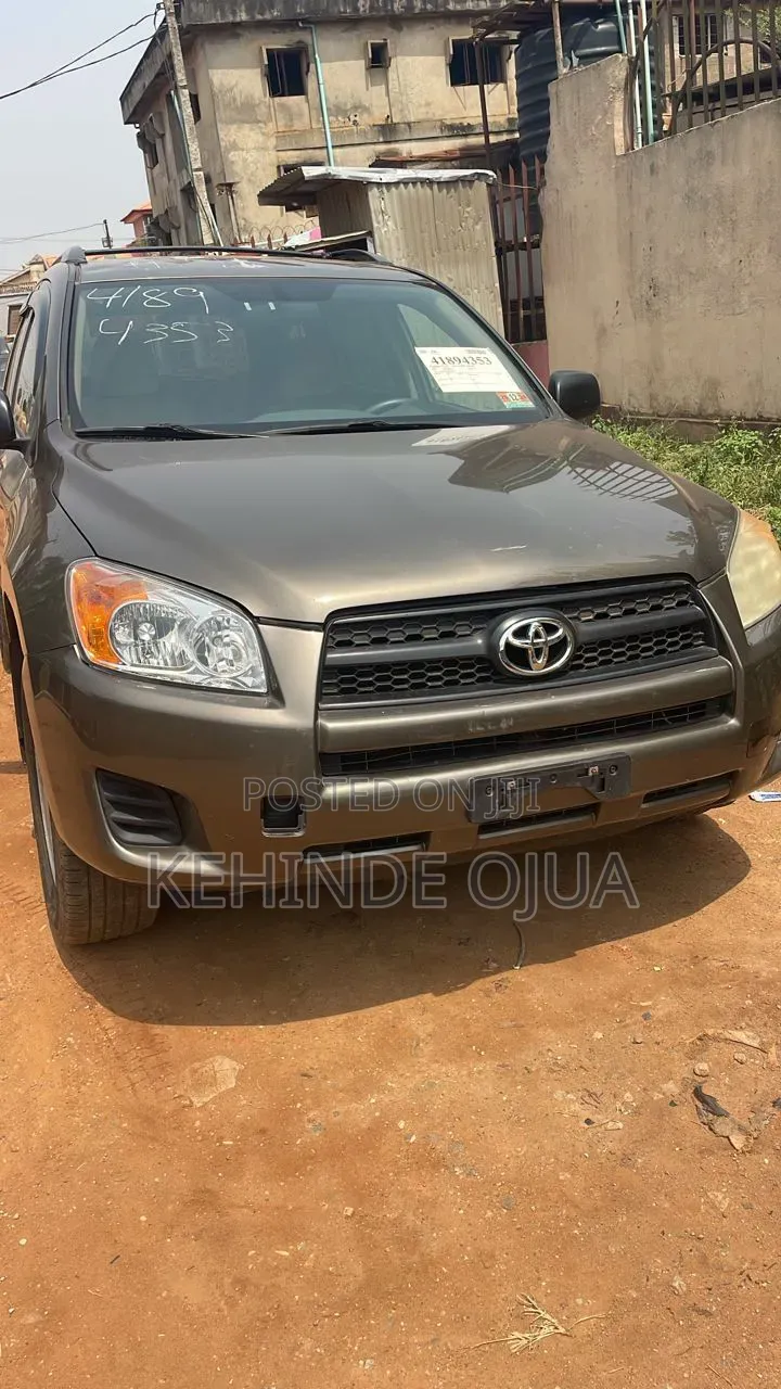 Toyota RAV4 2.5 4x4 2011 Gold