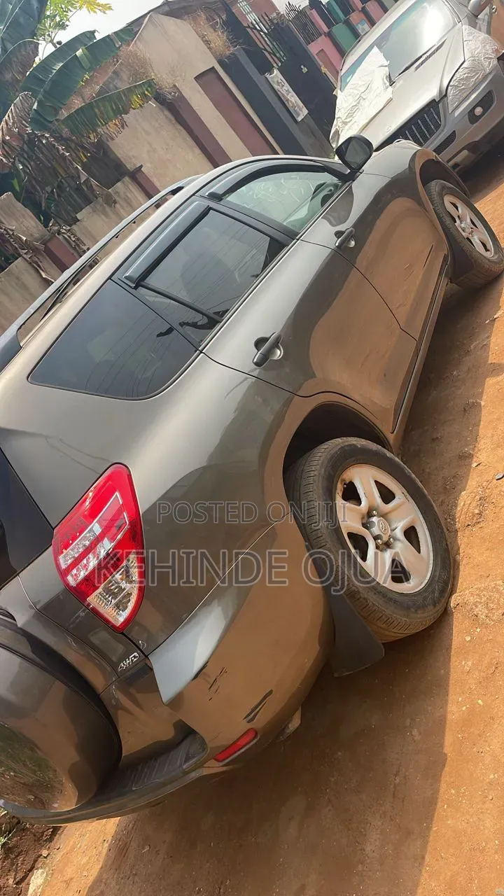 Toyota RAV4 2.5 4x4 2011 Gold