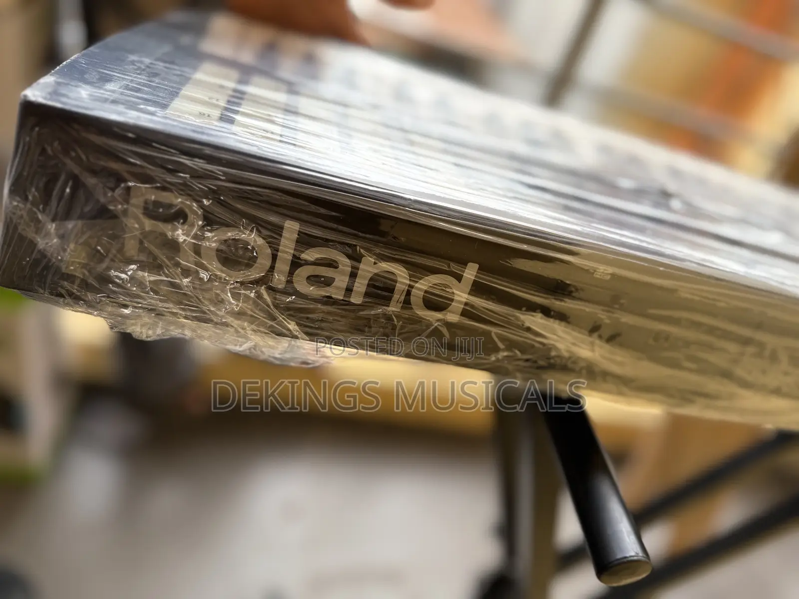 Uk Used Roland Fa-06 Music Workstation / Synthsizer