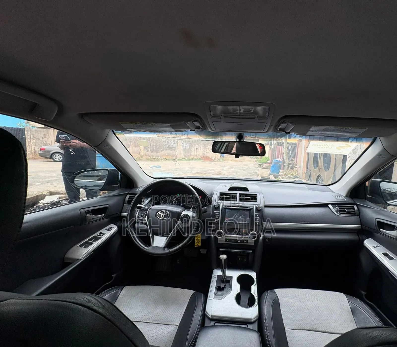Toyota Camry SE 4dr Sedan (2.5L 4cyl 6A) 2012