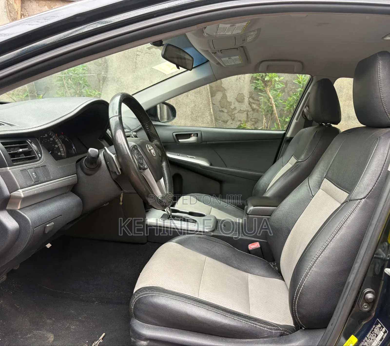 Toyota Camry SE 4dr Sedan (2.5L 4cyl 6A) 2012