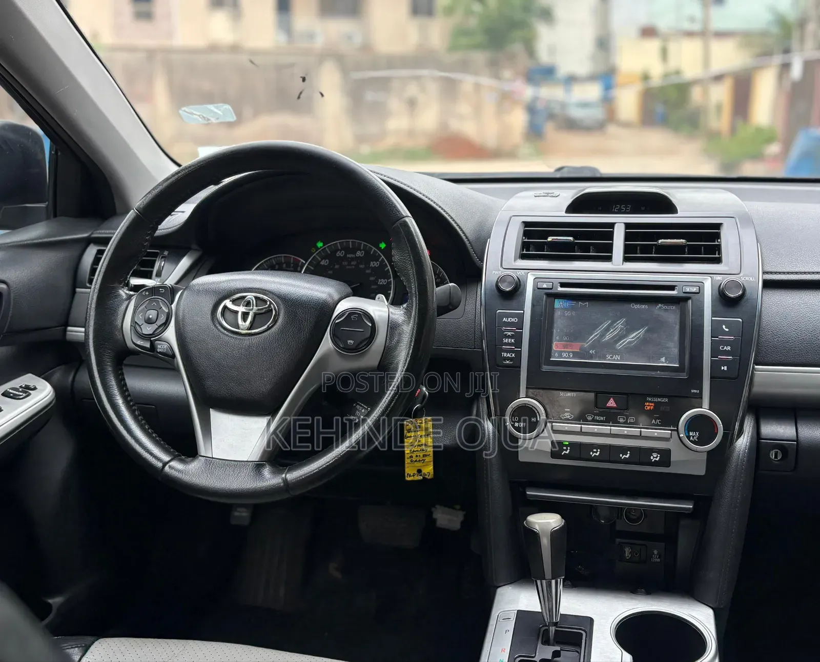 Toyota Camry SE 4dr Sedan (2.5L 4cyl 6A) 2012
