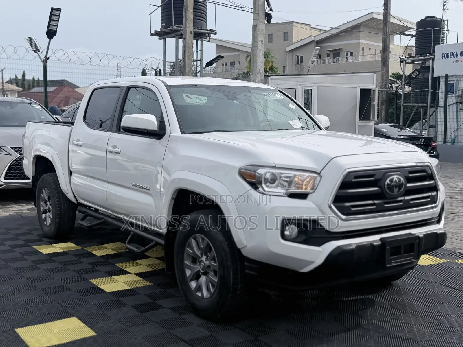 Toyota Tacoma SR5 2019 White