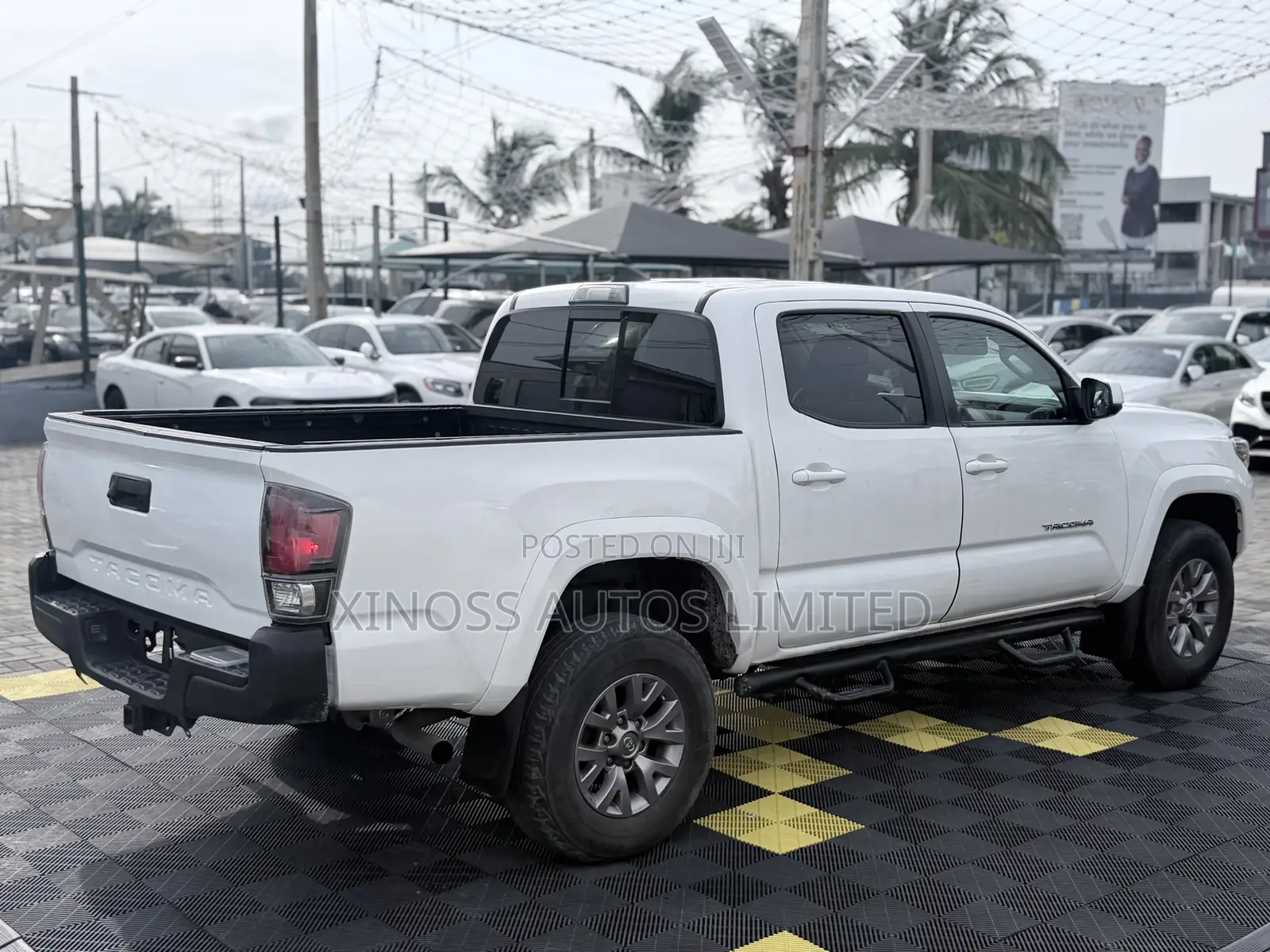Toyota Tacoma SR5 2019 White
