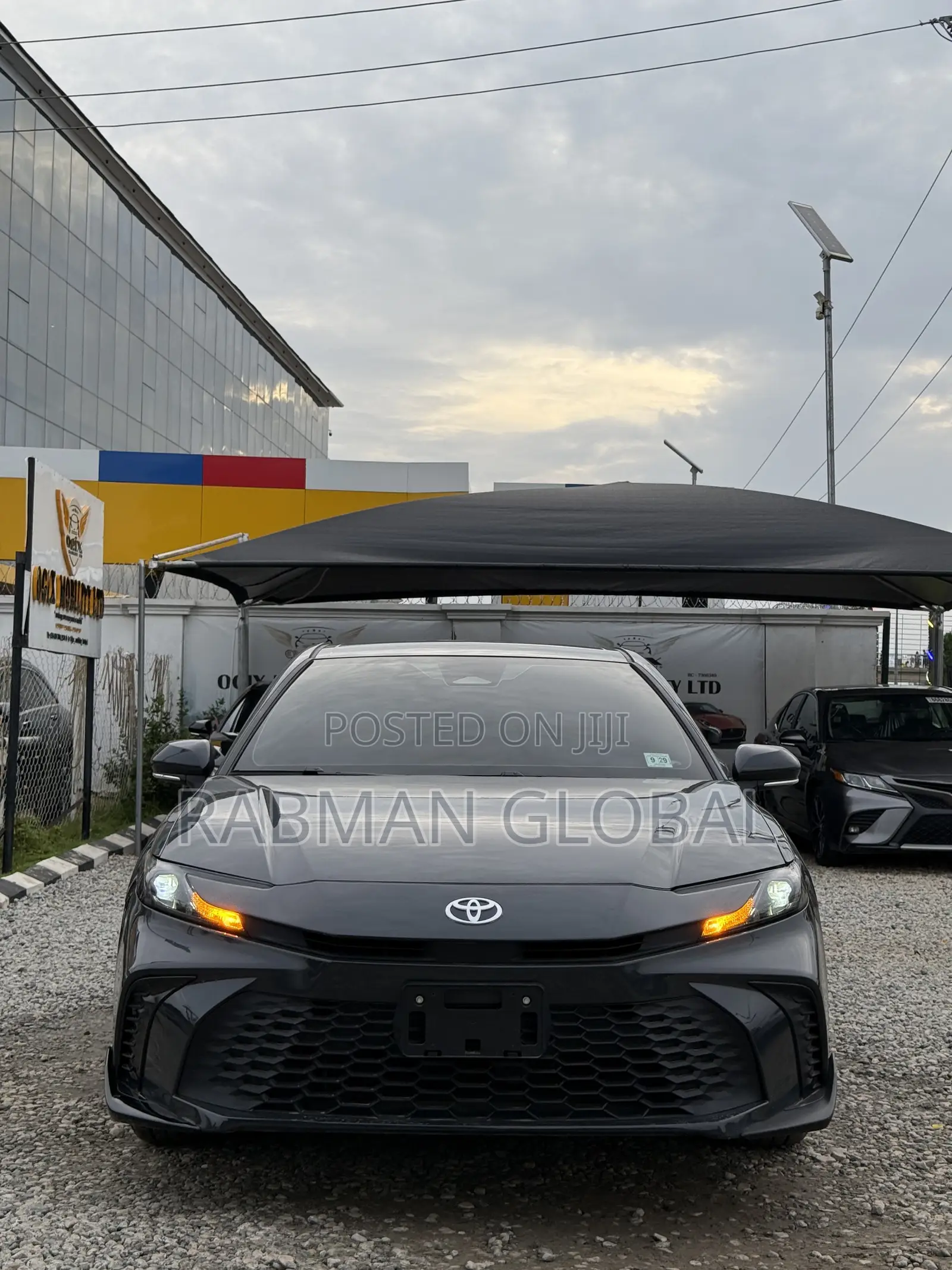Toyota Camry SE 2025 Gray
