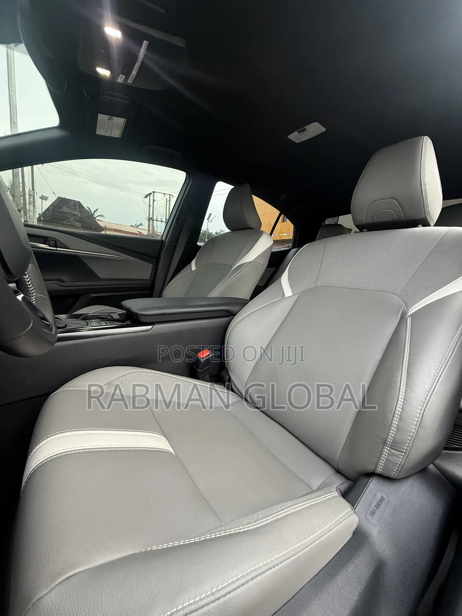 Toyota Camry SE 2025 Gray