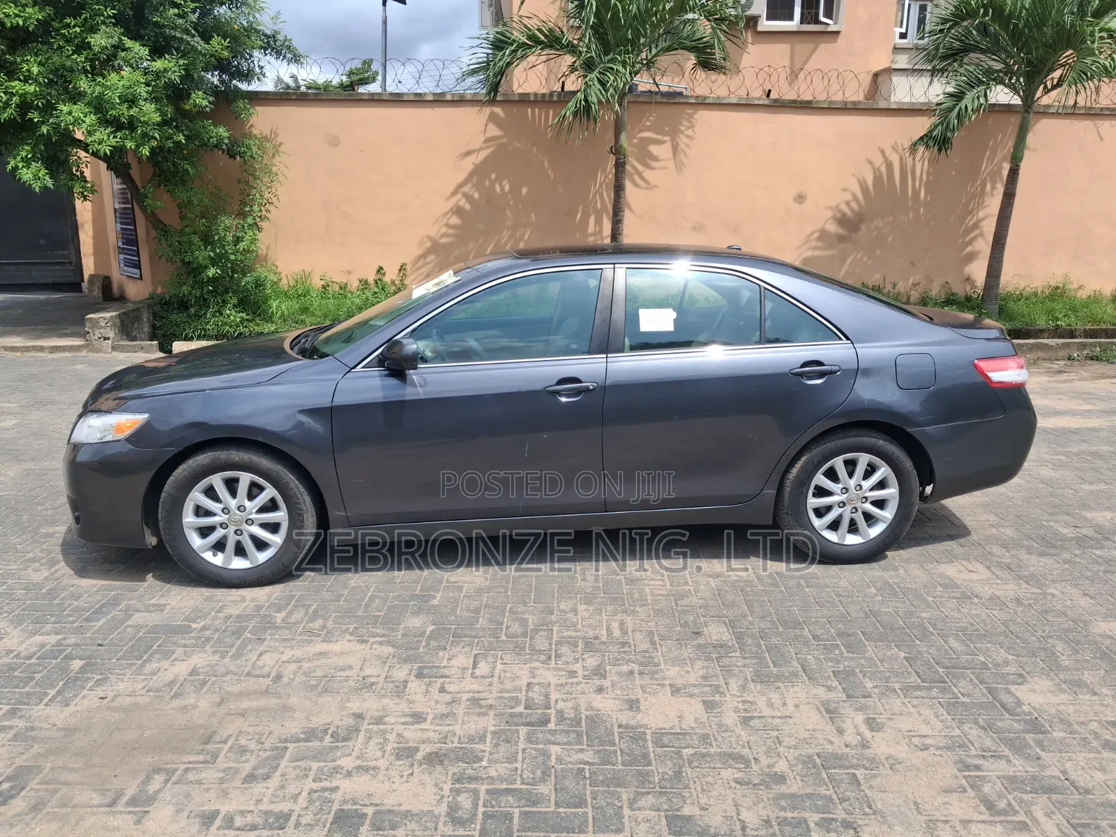 Toyota Camry 2010 Gray
