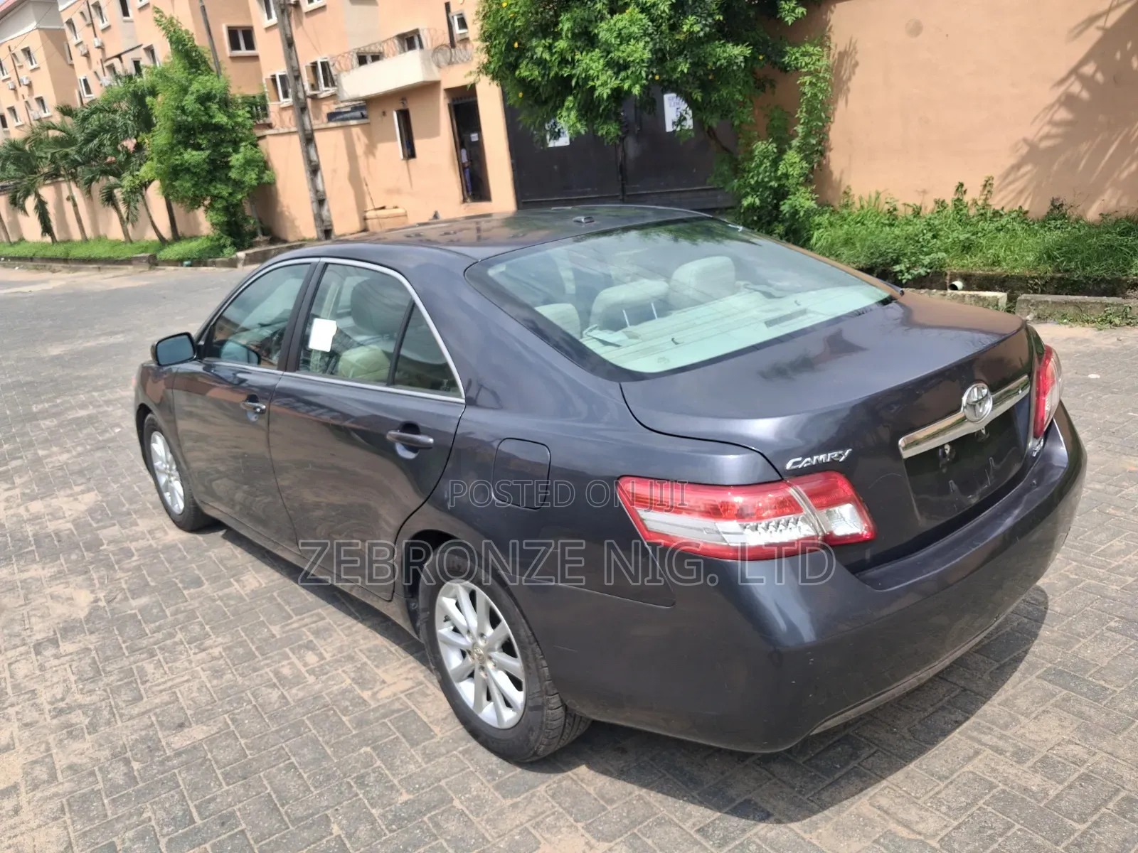 Toyota Camry 2010 Gray