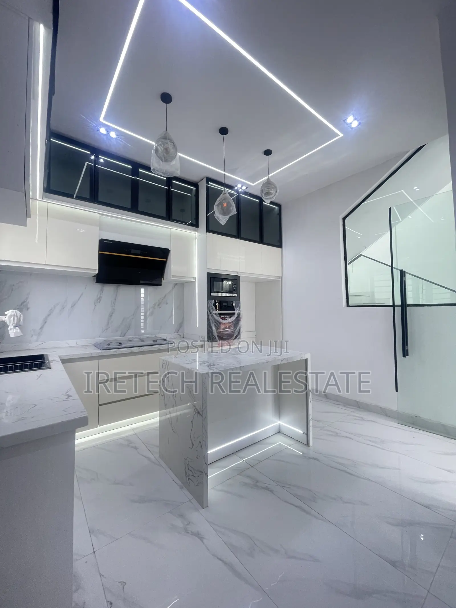 4bdrm Duplex in In A Gated And, Off Lekki-Epe Expressway for sale