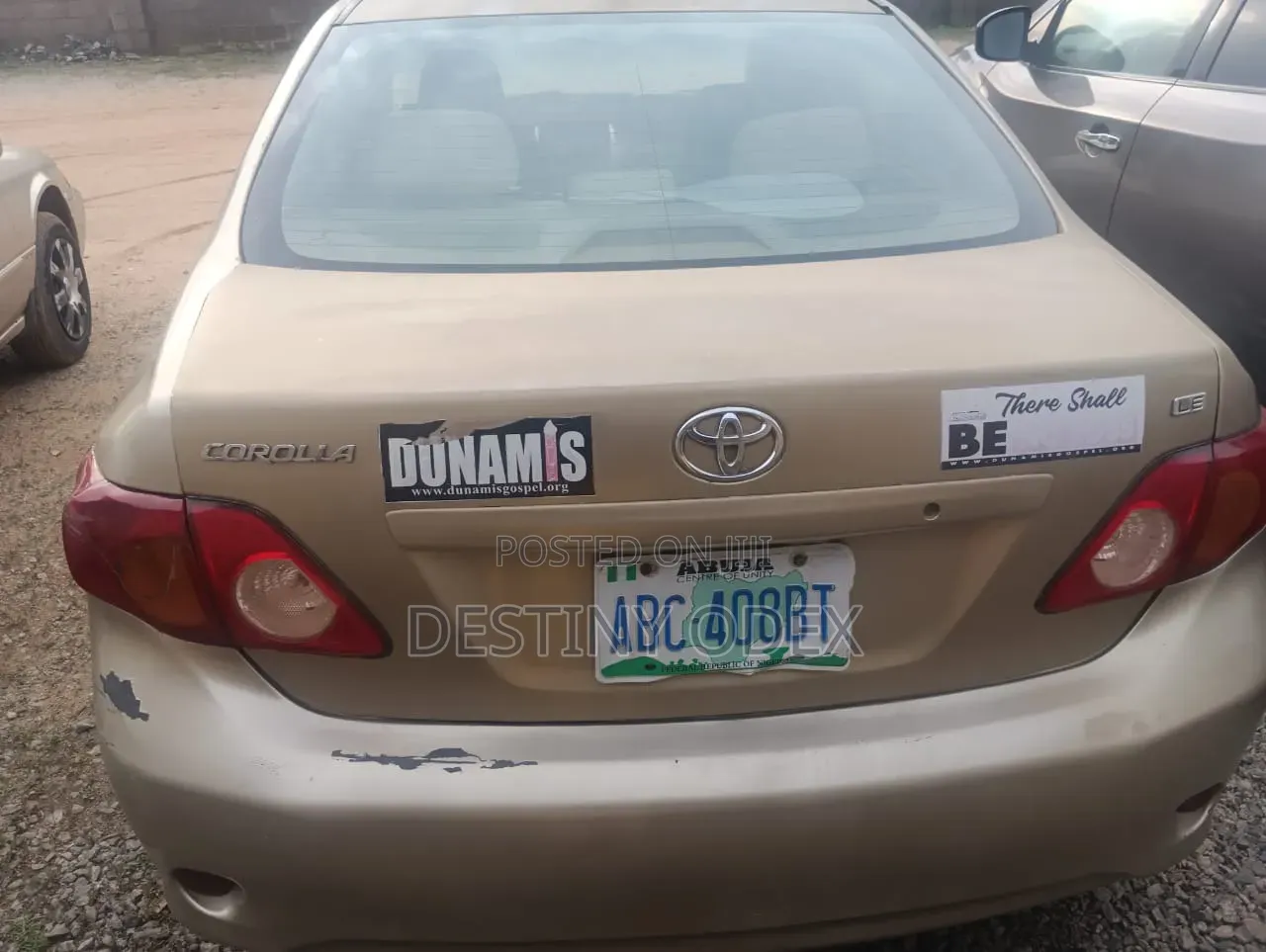 Toyota Corolla 2010 Gold