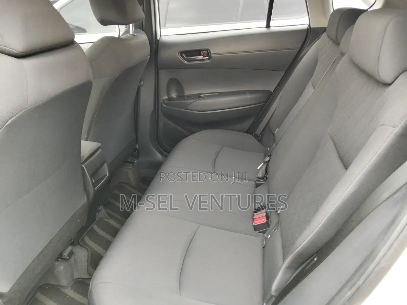 Toyota Corolla Cross LE 2025 White