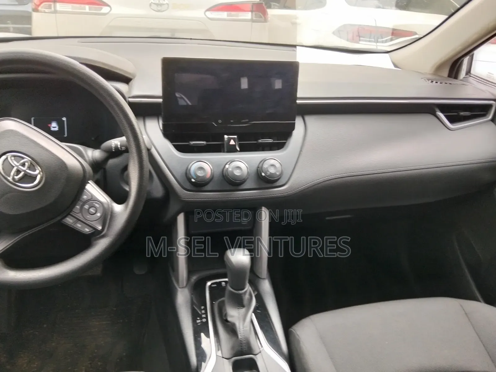 Toyota Corolla Cross LE 2025 White