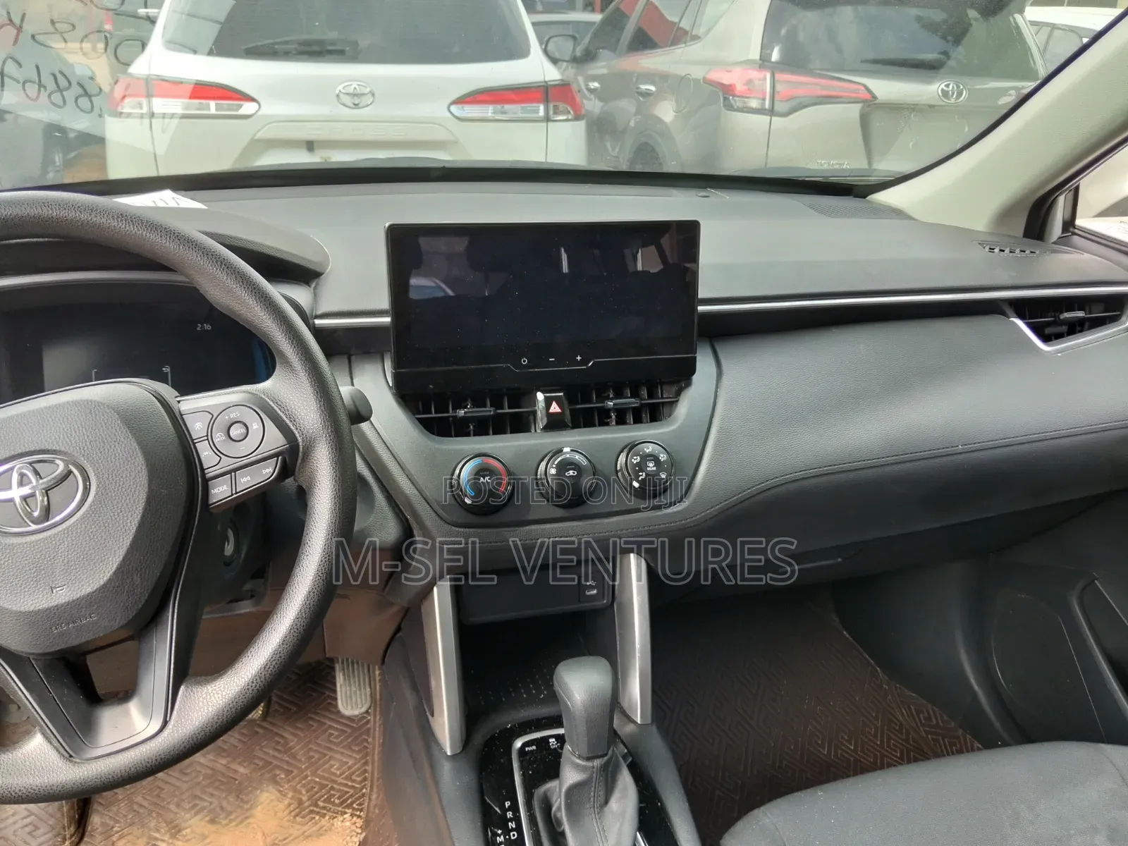 Toyota Corolla Cross LE 2025 White