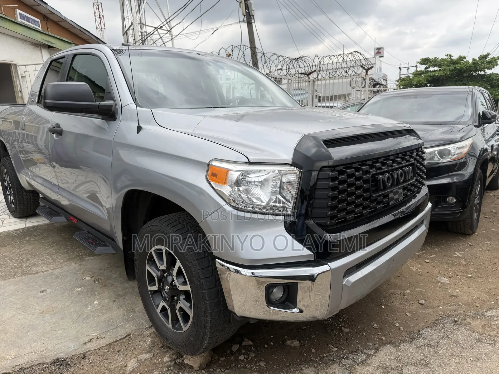 Toyota Tundra Limited 4dr Double Cab 4WD SB (5.7L 8cyl 6A) 2015 Silver