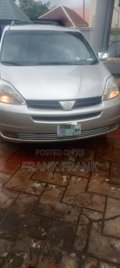 Toyota Sienna 2005 Silver