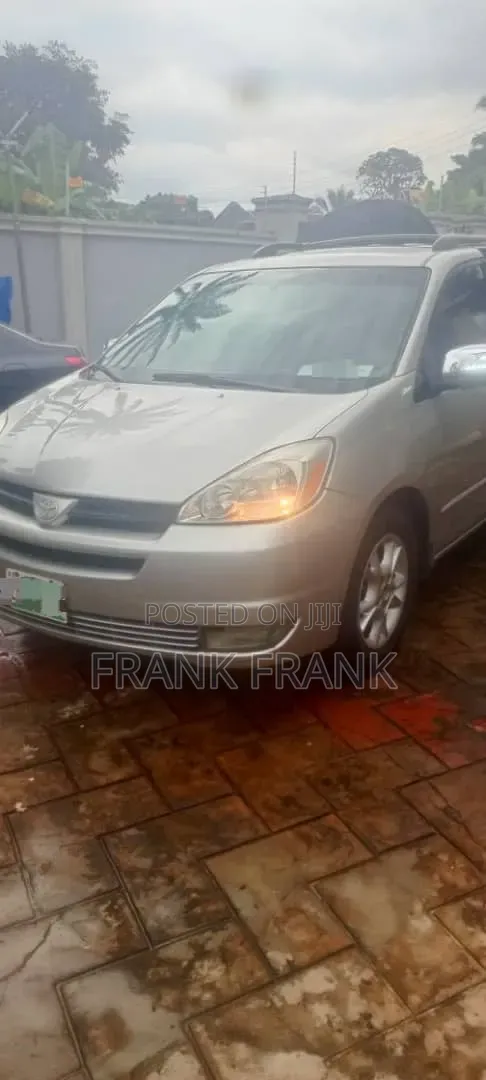 Toyota Sienna 2005 Silver