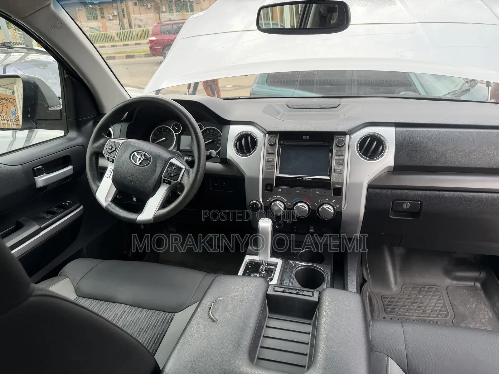 Toyota Tundra Limited 4dr Double Cab 4WD SB (5.7L 8cyl 6A) 2015 Silver
