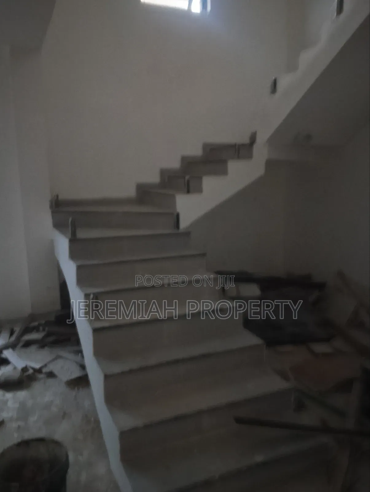 3bdrm Duplex in United Estate, Berger for sale