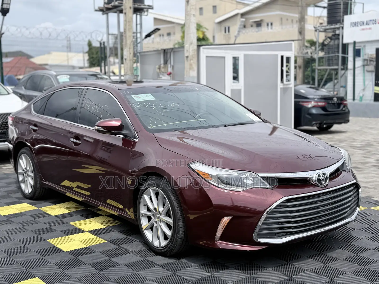 Toyota Avalon Limited 4dr Sedan (3.5L 6cyl 6A) 2014 Burgundy