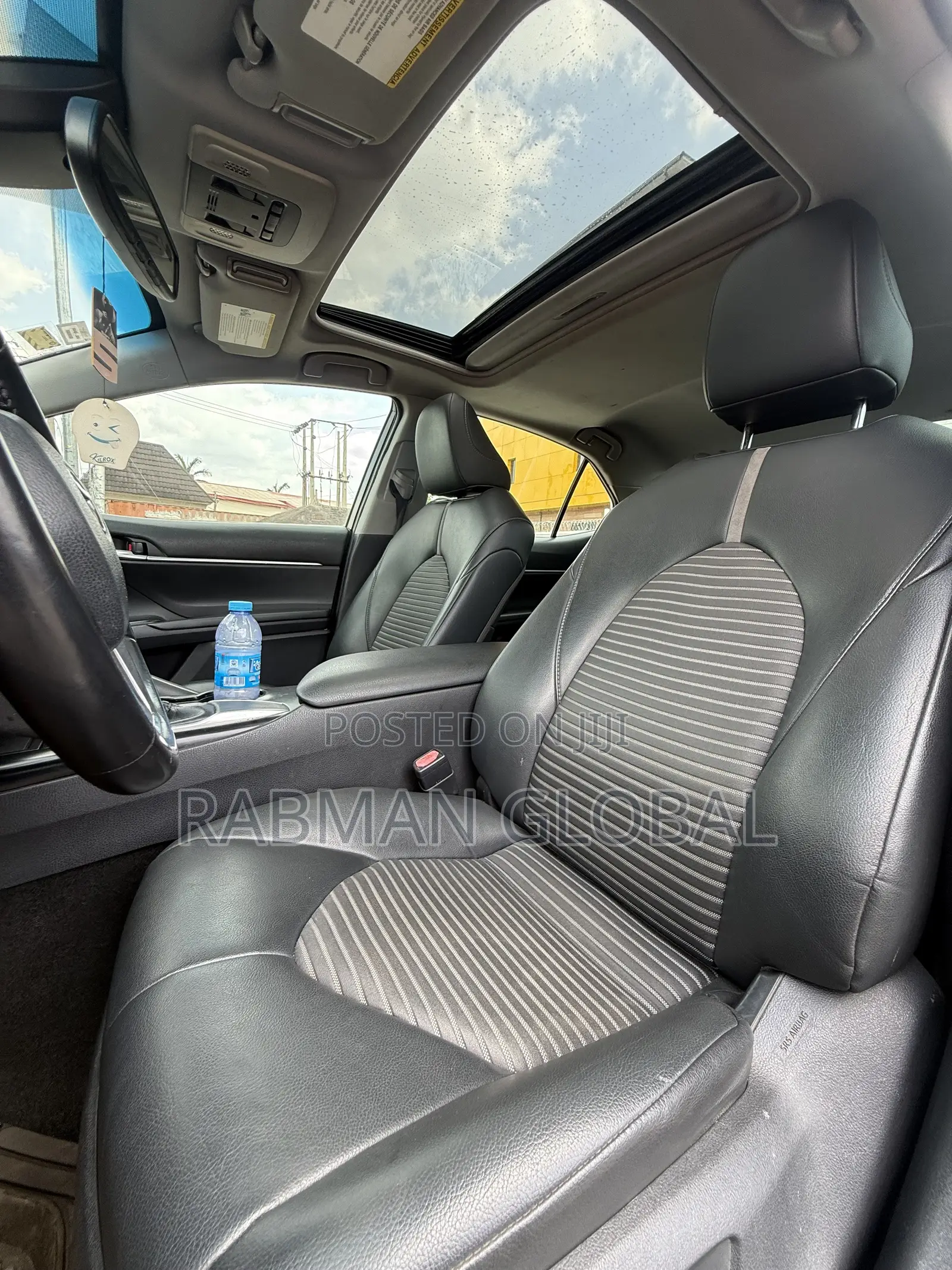 Toyota Camry SE FWD (2.5L 4cyl 8AM) 2018 Silver