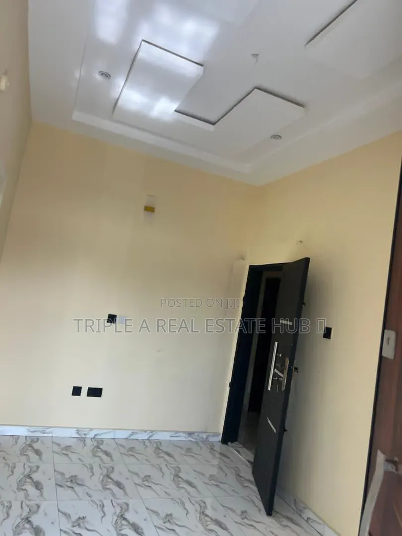 Furnished 4bdrm Duplex in Alimosho for sale