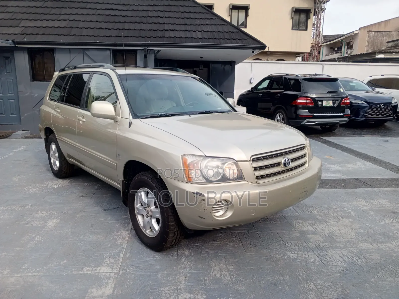 Toyota Highlander Base FWD 2003 Gold