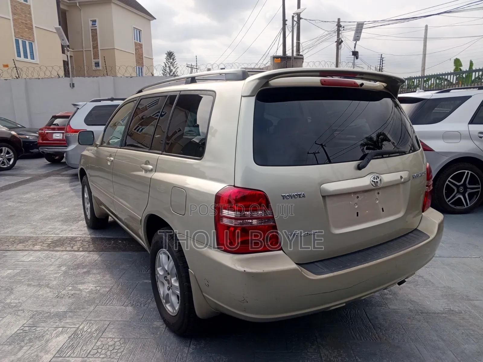 Toyota Highlander Base FWD 2003 Gold