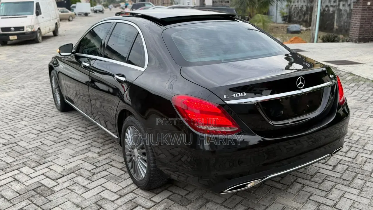 Mercedes-Benz C300 2015 Black