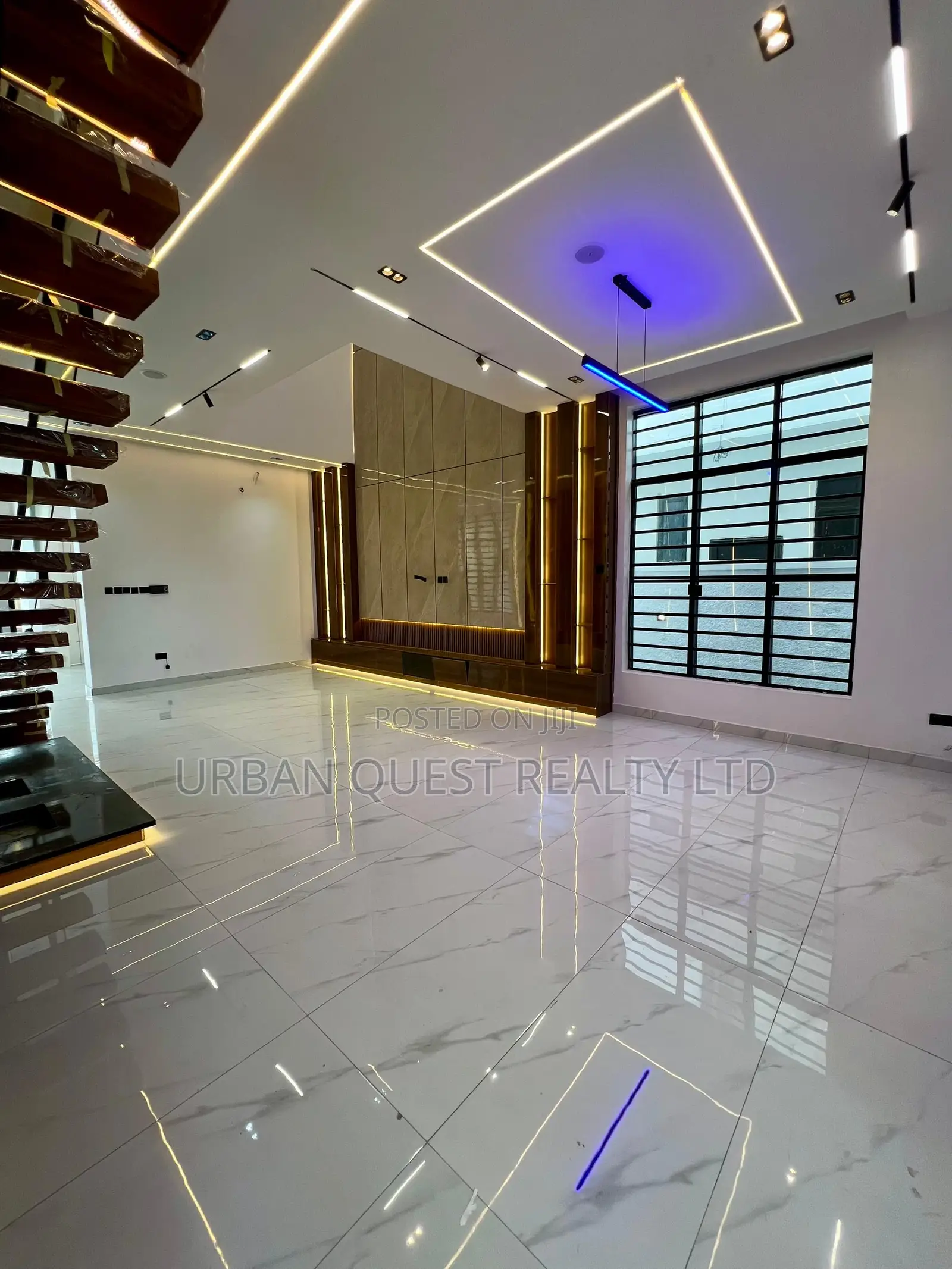 5bdrm Duplex in Ikota for sale