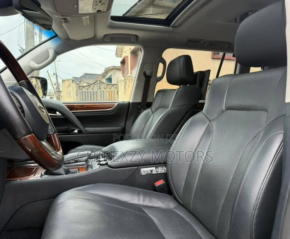 Lexus LX 2017 Black