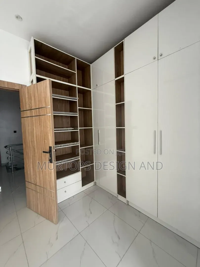 3bdrm Townhouse / Terrace in Chevron for rent