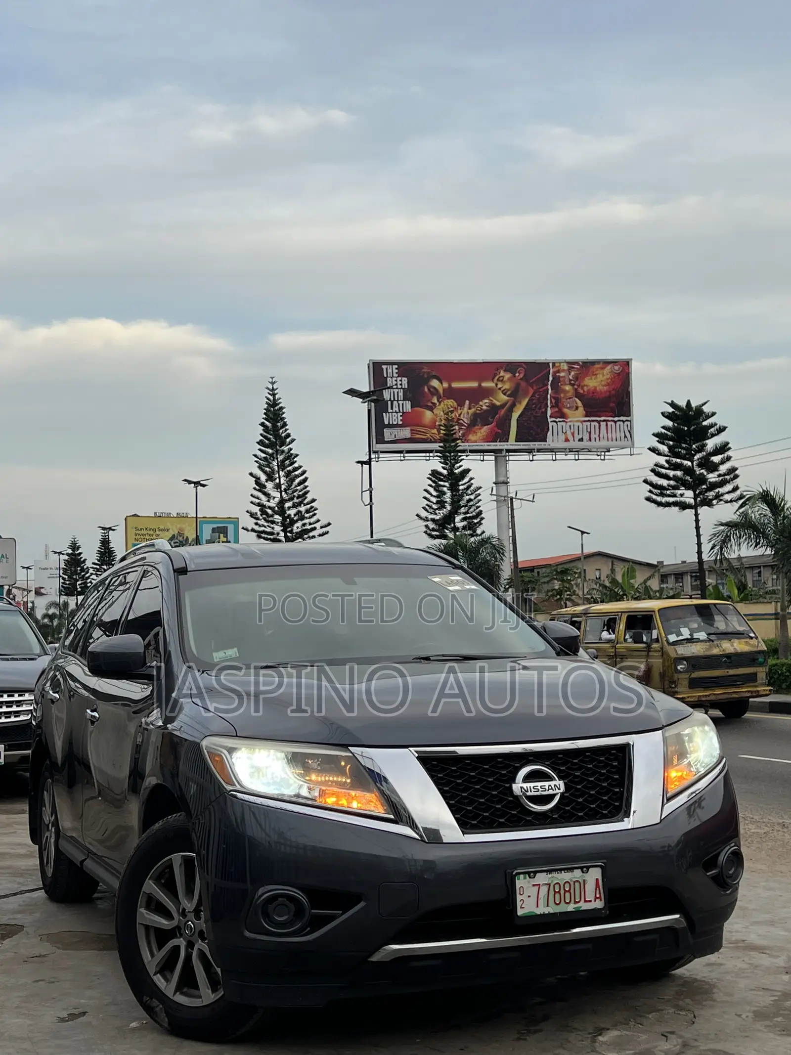 Nissan Pathfinder 2014 Gray