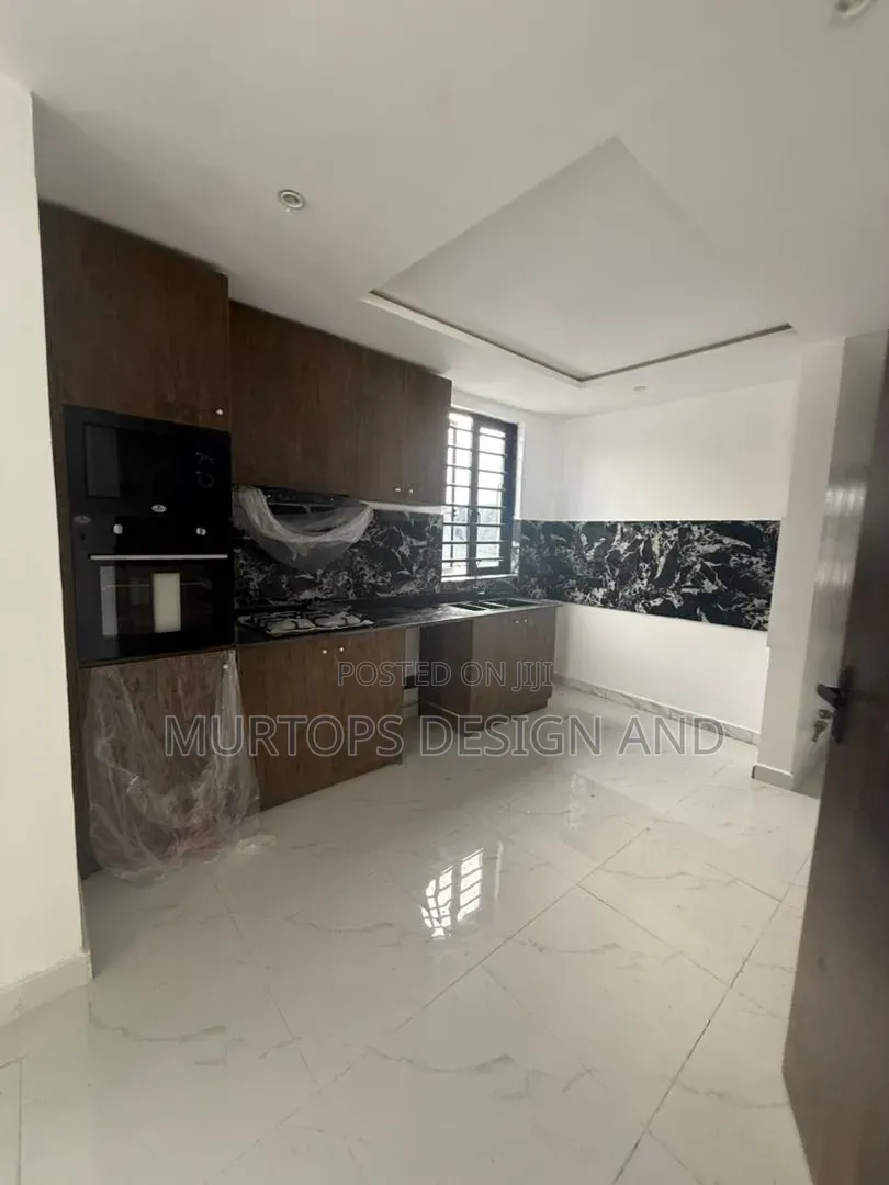 2bdrm Apartment in Chevron for rent