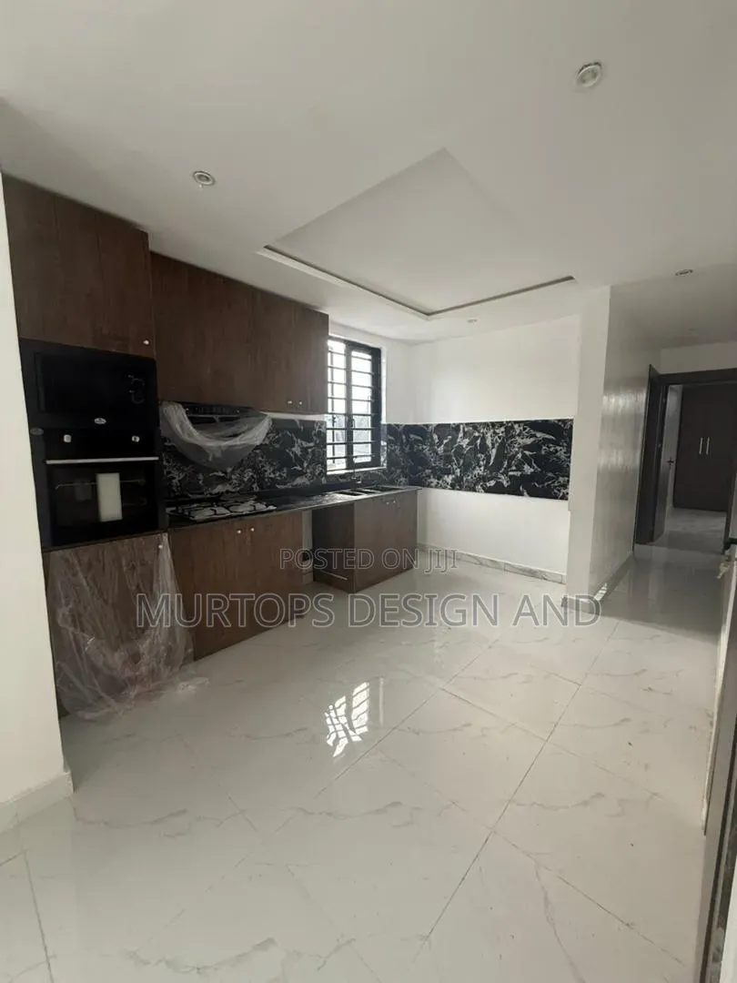 2bdrm Apartment in Chevron for rent