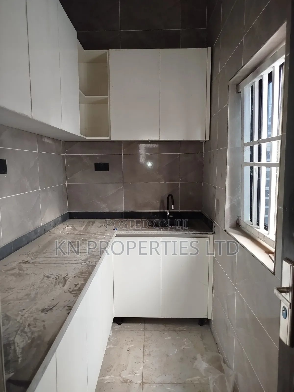 1bdrm Apartment in Lugbe Airport Road for rent