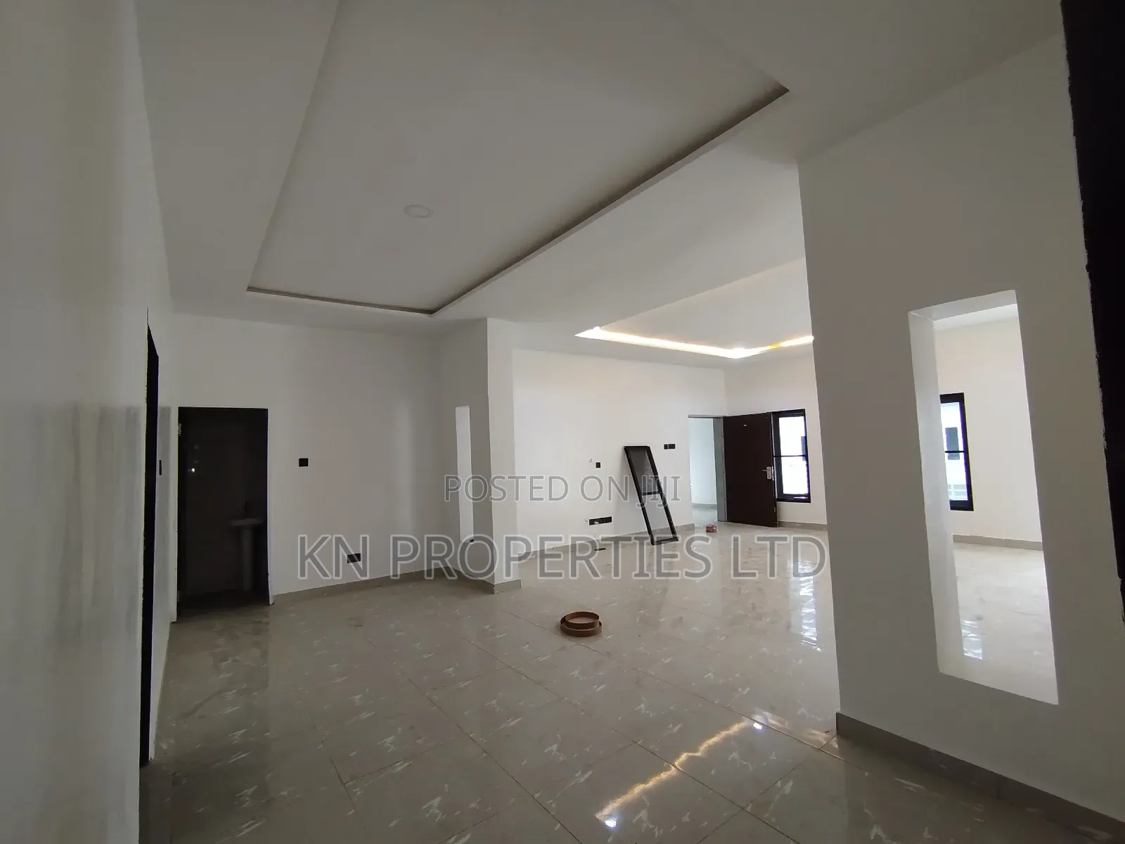 3bdrm Apartment in Airport Road, Lugbe District for rent