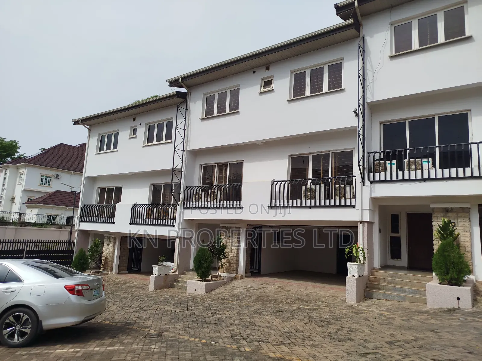 4bdrm Duplex in Apo for rent