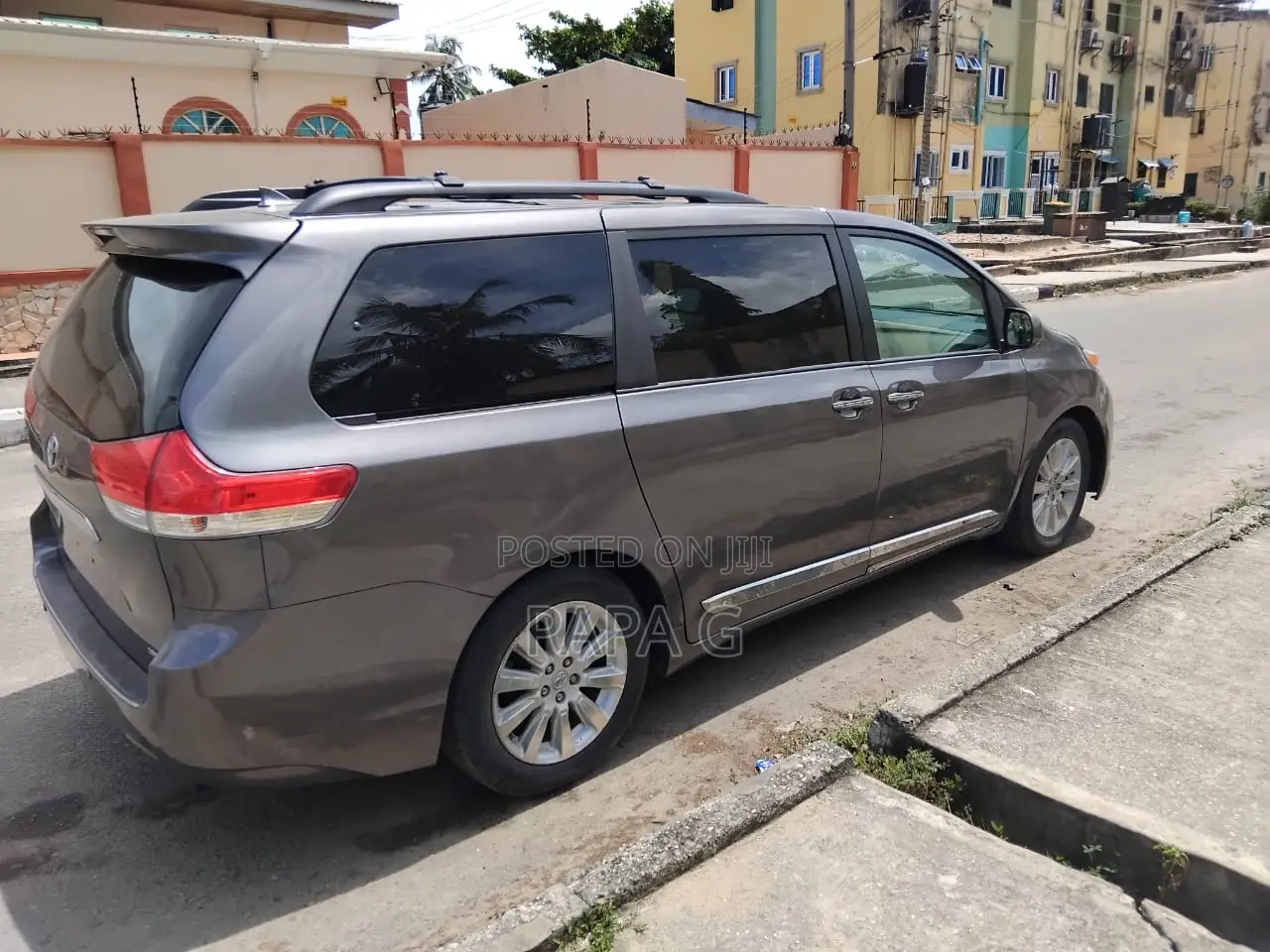 Toyota Sienna Limited 7 Passenger 2012 Gray