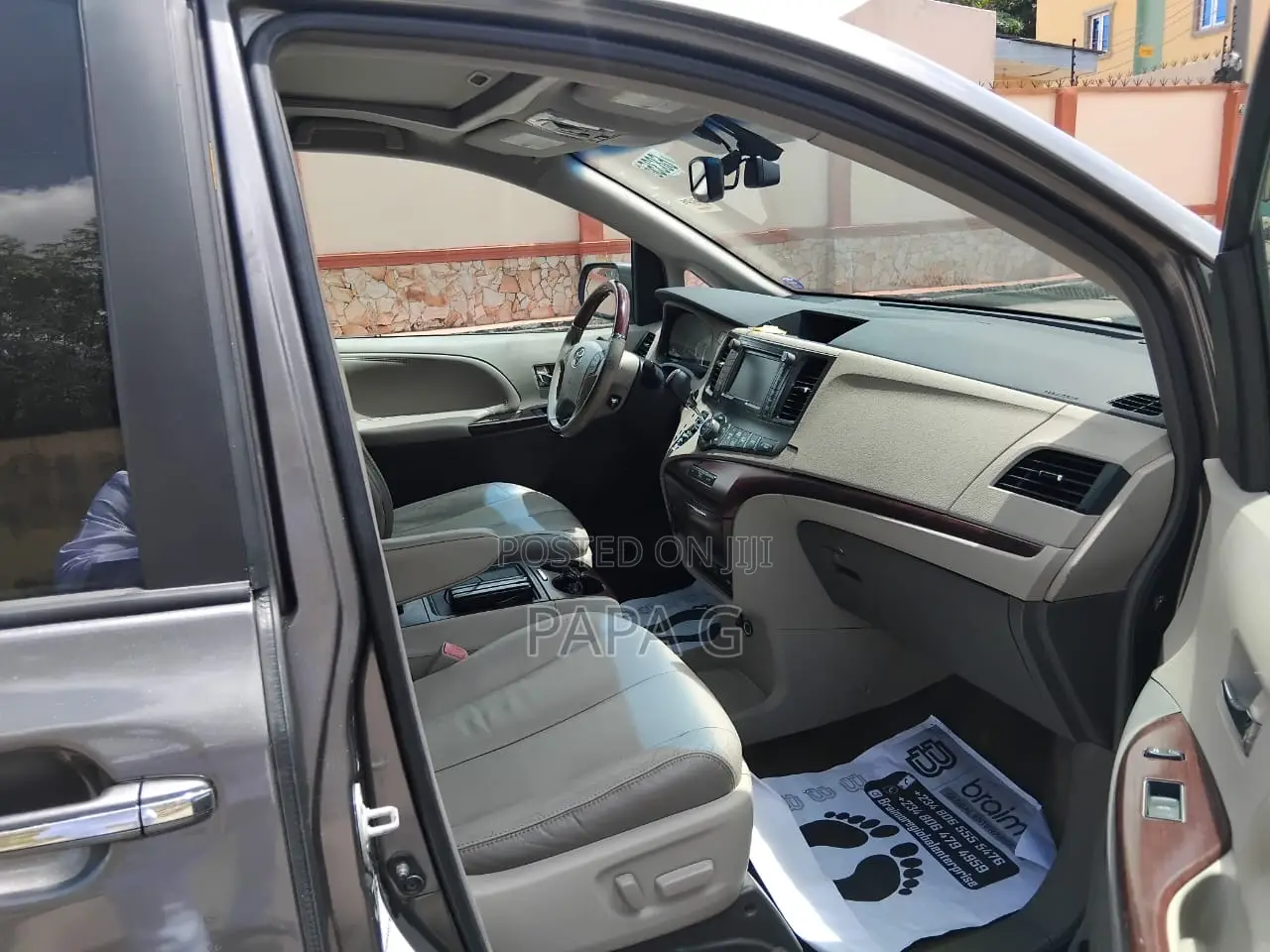 Toyota Sienna Limited 7 Passenger 2012 Gray