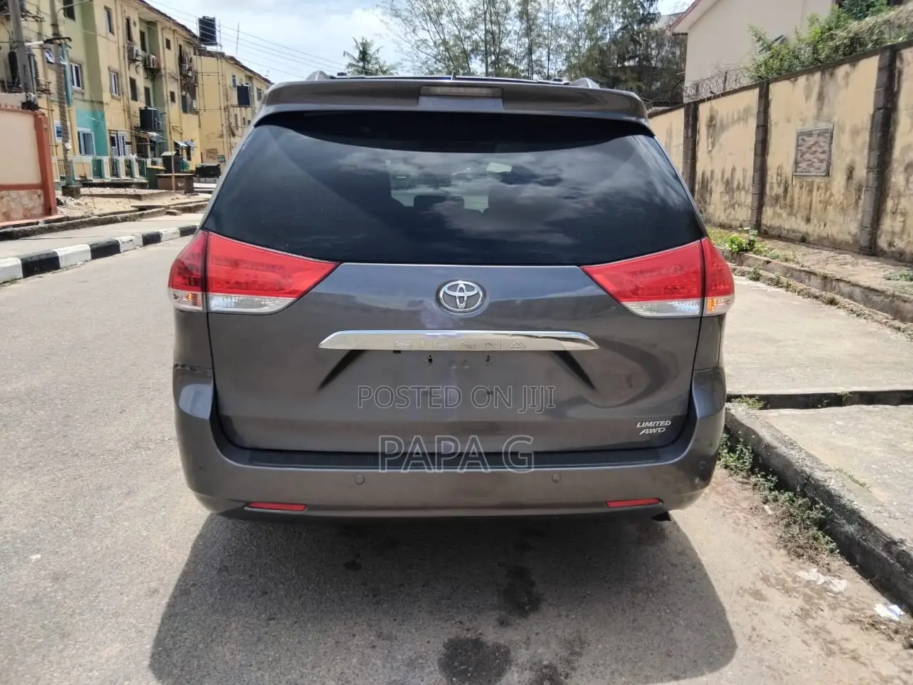 Toyota Sienna Limited 7 Passenger 2012 Gray