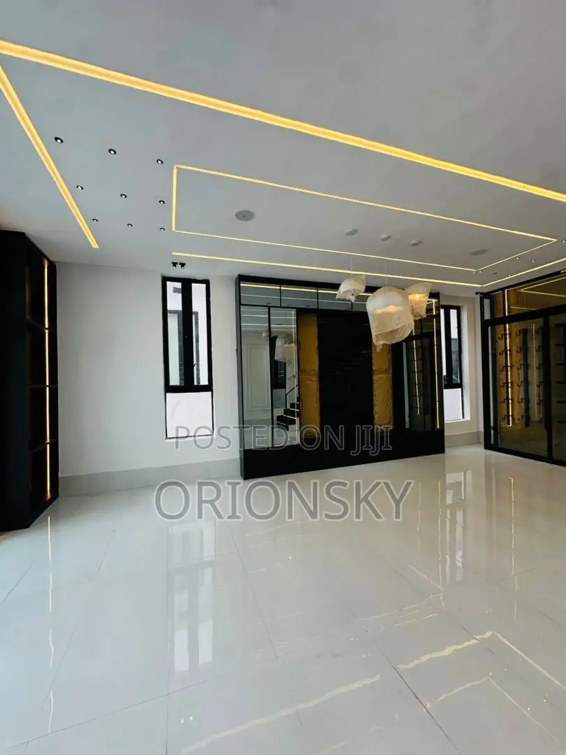 5bdrm Duplex in Ajah for sale