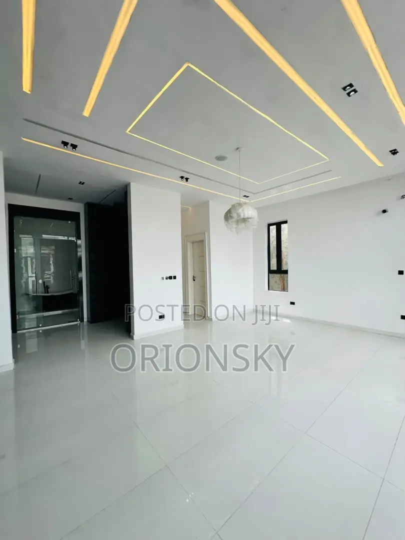 5bdrm Duplex in Ajah for sale