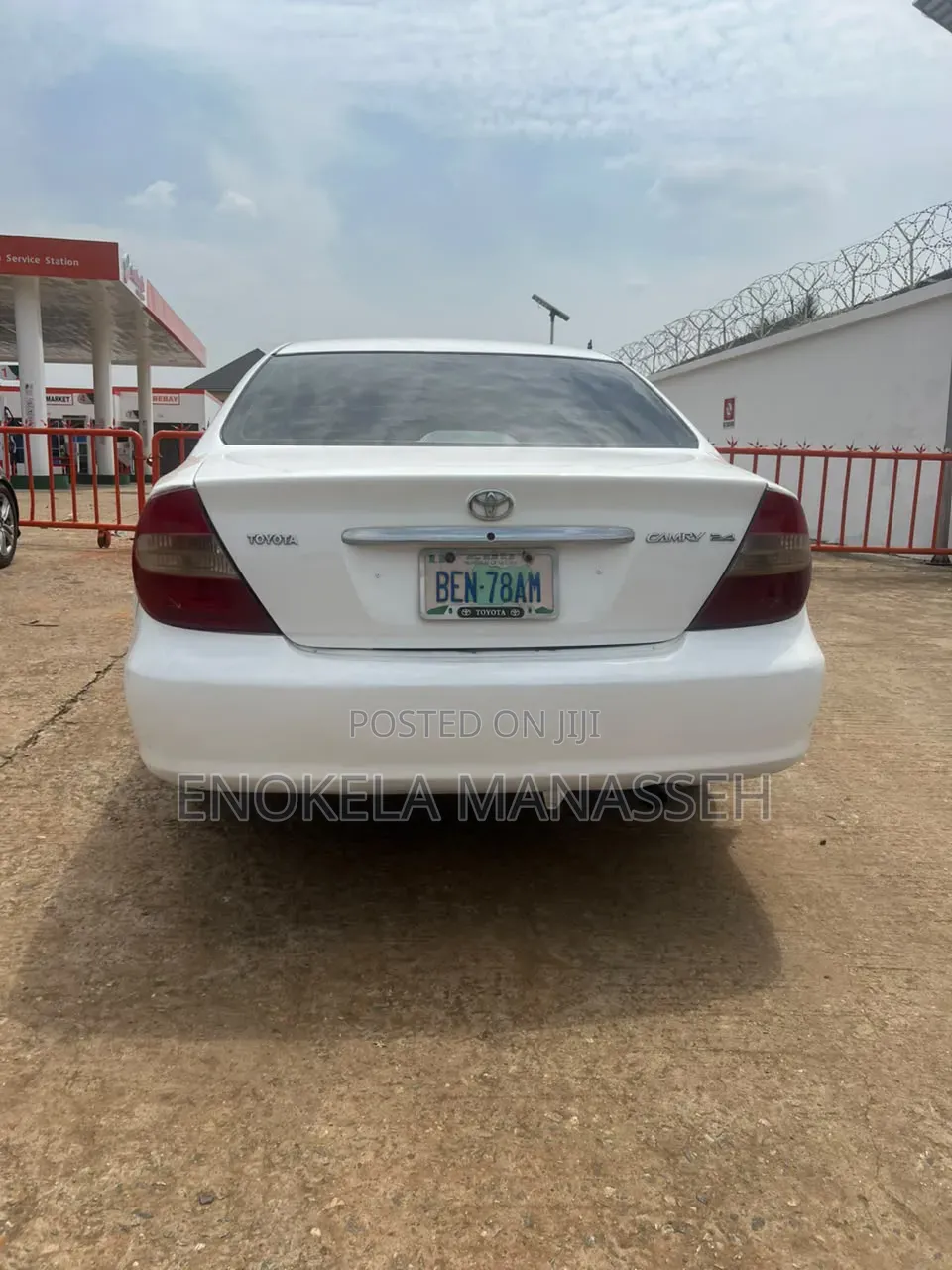 Toyota Camry LE 4dr Sedan (2.4L 4cyl 5M) 2003 White