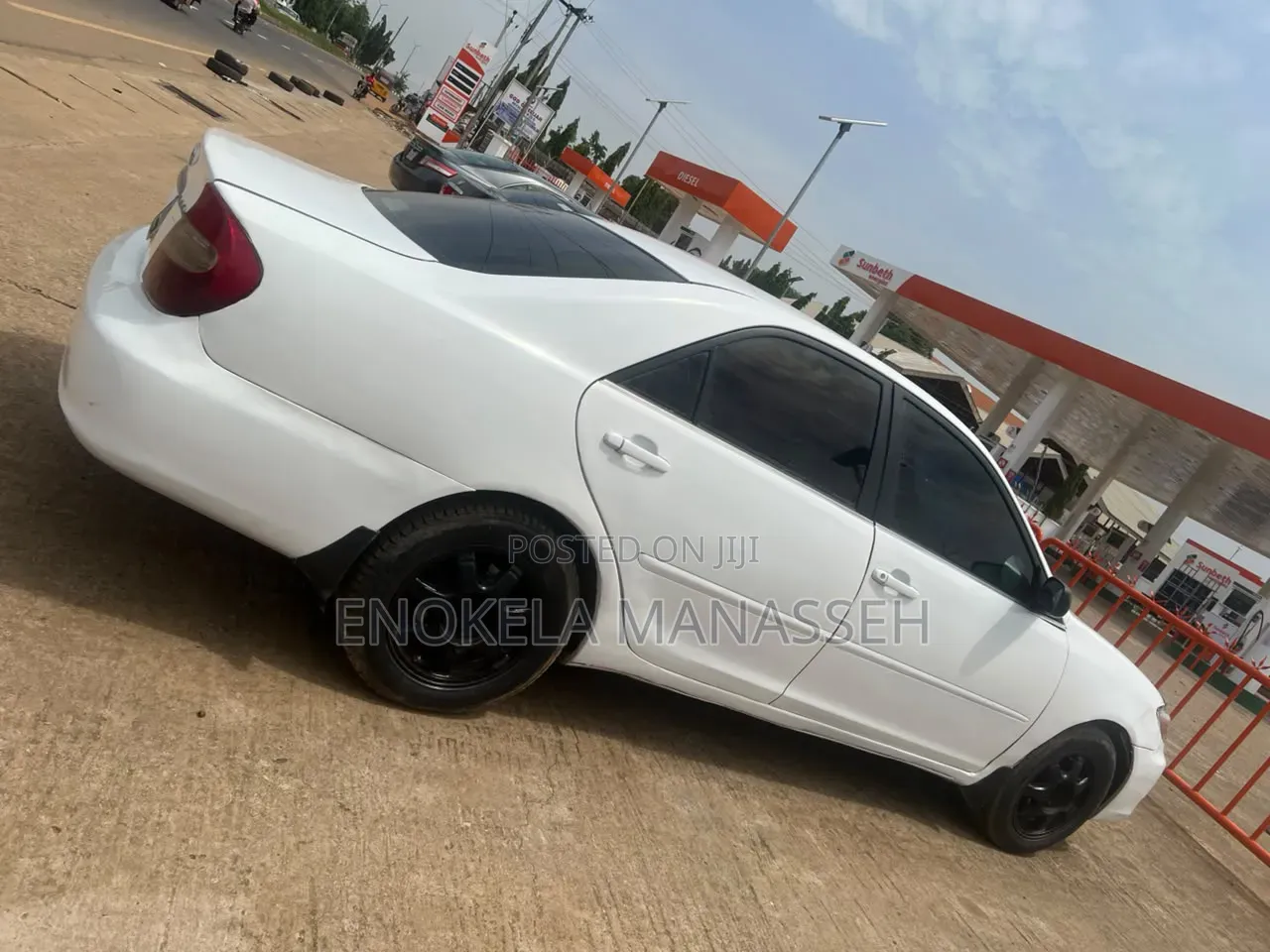 Toyota Camry LE 4dr Sedan (2.4L 4cyl 5M) 2003 White