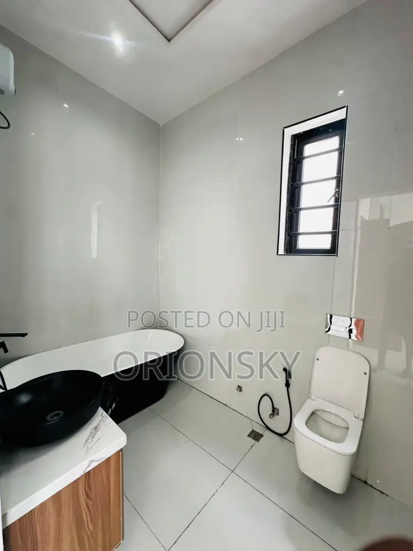 5bdrm Duplex in VGC / Ajah for sale